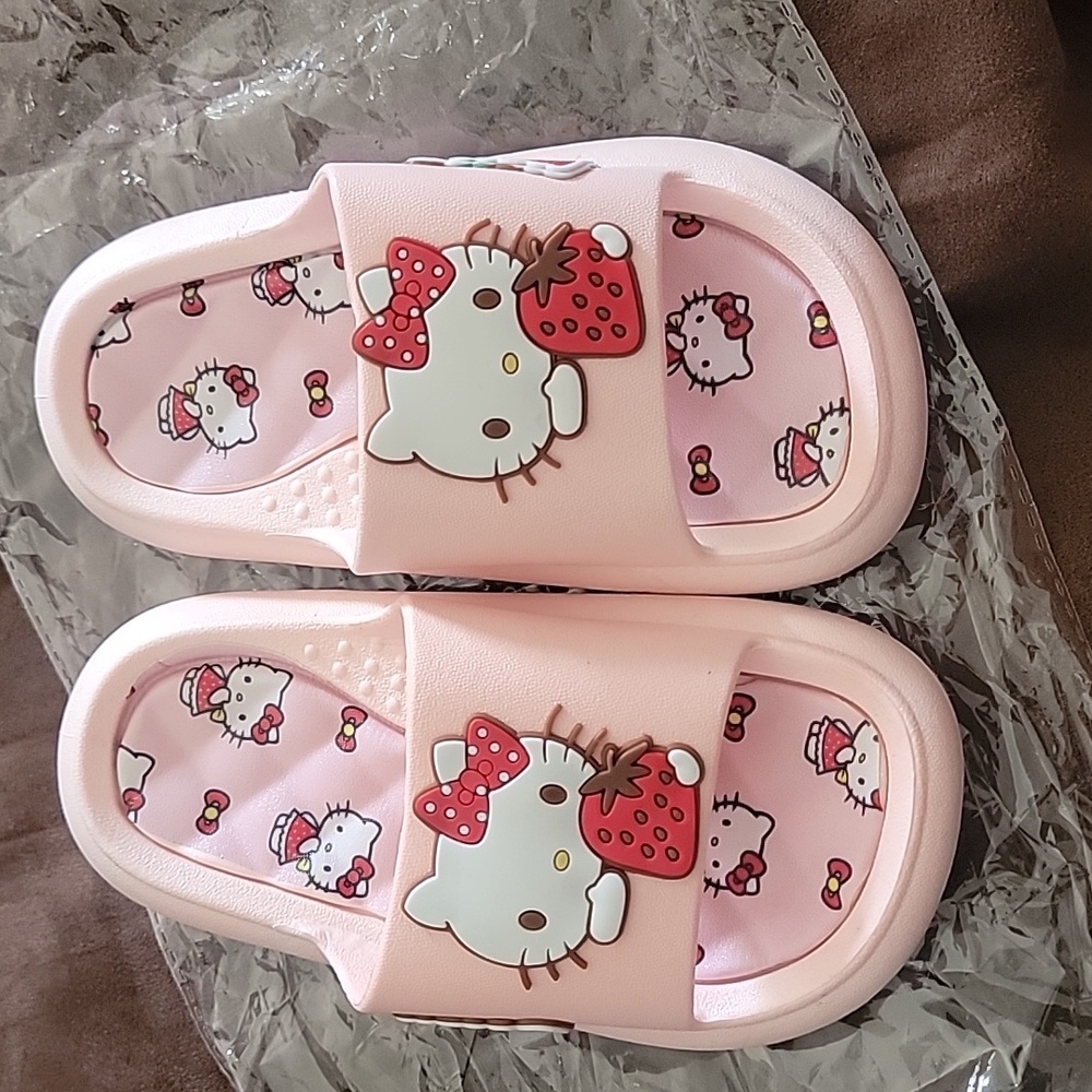 Hello kitty sz 9 1/2 - 10 1/2 New in package